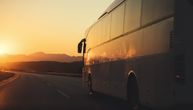 Planuo autobus pun putnika na Fruškoj gori: Putnici se spasli, od prtljaga i vozila ostao samo pepeo
