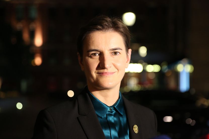 Ana Brnabić, Kina Ana Brnabić, Kina