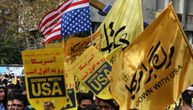 Hiljade Iranaca uzvikivalo "smrt Americi" na godišnjicu opsade Ambasade SAD, zapaljena i zastava