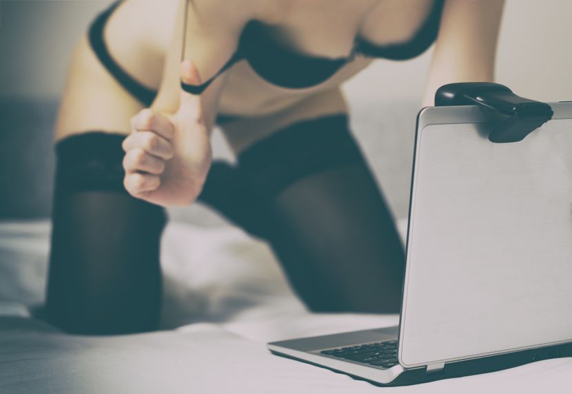 Cam girl, devojka se snima kamerom