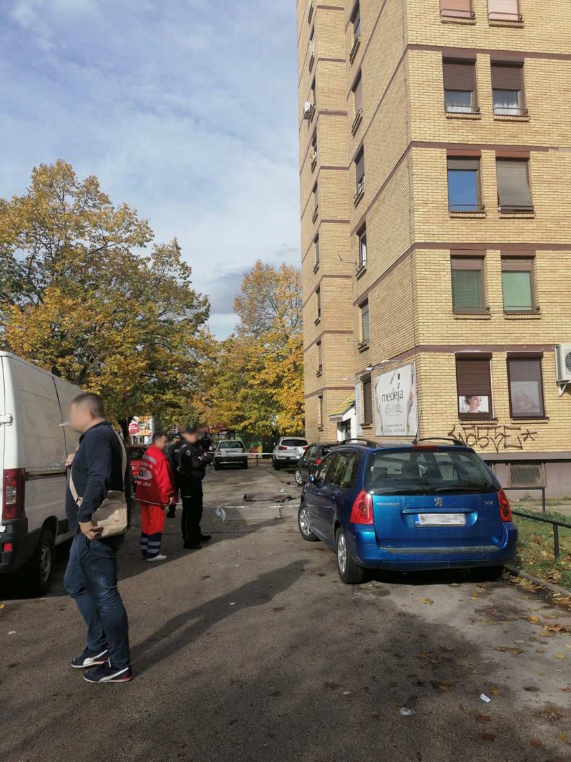 Dete palo sa zgrade, hronika, nesreca Dete palo sa zgrade, hronika, nesreca