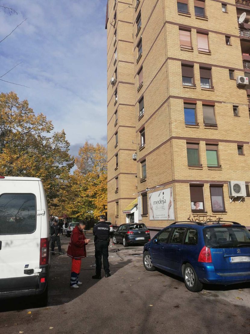Dete palo sa zgrade, hronika, nesreca Dete palo sa zgrade, hronika, nesreca