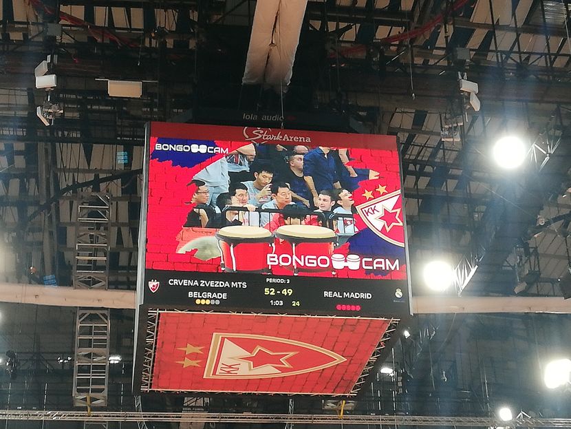 Kiss kamere na utakmici Zvezde Kiss kamere na utakmici Zvezde