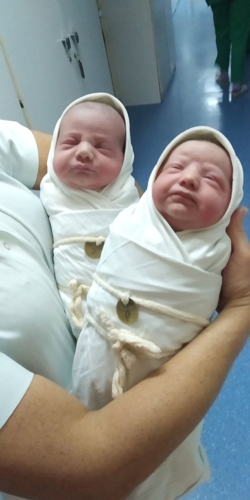 Mara Mugoša, Tri rođene sestre se porodile, bebe Mara Mugoša, Tri rođene sestre se porodile, bebe