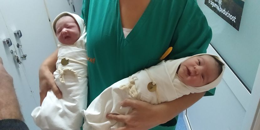 Mara Mugoša, Tri rođene sestre se porodile, bebe Mara Mugoša, Tri rođene sestre se porodile, bebe