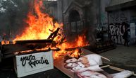 Sve gore posteje u Čileu: Demonstranti na ulici palili statuu Isusa Hrista i crkvu Vaznesenja