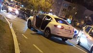 Sudarili se BMW i "reno" u Novom Beogradu: Povređeno i dete (2), semafor smrskan od siline udarca