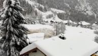 U Austriji pao prvi sneg i napravio problem: Haos na auto-putu, vozači proklizali