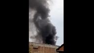 Još jedan požar u Leskovcu: Gorela bivša ciglana, gust dim se nadvio nad gradom