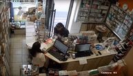 Nišlijki ukrali mobilni telefon usred apoteke: Muž lično traži lopova, čak ga je pratio po gradu