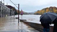 Korona i poplave ruše Italiju: Automobili plutaju ulicama, voda nosi mostove