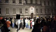 Održan protest ispred Ministarstva finansija: Građani šetali do zgrade Vlade