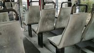 Da li je ovo najprljaviji autobus GSP? Vozi od Batajnice do Bloka 45, a sedišta se crne od prašine