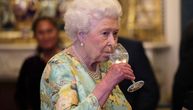 Nikada, ama baš nikada ne smete sipati kockice leda kraljici Elizabeti u piće, a evo i zašto