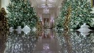 Melanija Tramp pokazala kako je ukrasila Belu kuću za praznike: Lažni sneg, jelke i puno lampiona