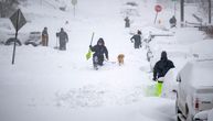 Praznična snežna oluja zavejala milione Amerikanaca: Otkazano na stotine letova, putevi zatvoreni