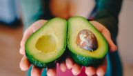 O, ne! Voditeljka objasnila zašto avokado nije vegansko voće i internet je "poludeo"