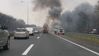 Zapalio se automobil na auto-putu Beograd - Niš