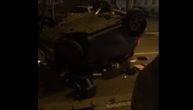 Auto se od siline udara prevrnuo na krov u Zagrebu, odvaljen semafor, povređeno više osoba