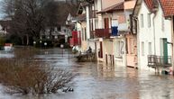 U poplavama u Francuskoj troje nastradalo, 5 osoba povređeno: Građani u strahu zbog rasta vodostaja