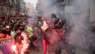 Nemiri u Francuskoj ne prestaju: Protestuju i lekari i nastavnici, policija opet koristila suzavac