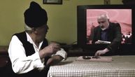 Urnebesna reklama za pirotsku peglanu kobasicu: Čovek iz televizora krade večeru