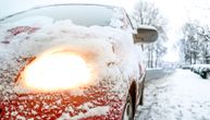 U selu kod Kraljeva zavejano više od 200 ljudi: Magla i sneg usporavaju saobraćaj u celoj Srbiji