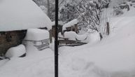 Pod Golijom sela okovana snegom danima: Novu godinu dočekuju bez struje, putevi do kuća neprohodni