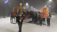 Protest po mećavi, 15.000 duša samo u Bijelom Polju: Obe crkve najavile paljenje badnjaka u Cetinju