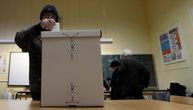 Hrvati u nedelju na biralištima: Od ponoći izborna tišina, istraživanja pokazuju ko je "favorit"