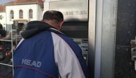"Bezobrazluk": Ljudi uoči Božića ostali bez keša, bankomati prazni