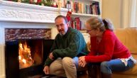 Američki ambasador u Beogradu zapalio božićni badnjak u kaminu
