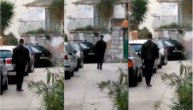 Objavljen snimak navodnog dvostrukog ubice iz Splita: Muškarac u crnom šeta s puškom ulicom