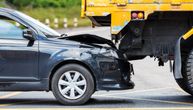 Saobraćajna nesreća na Ibarskoj magistrali: Prevrnuo se šleper, nema povređenih