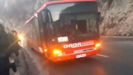Javili se ljuti putnici iz Užica: Mrznuli smo se na magistrali sat vremena i gledali pokvaren bus