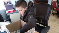 Maleni humani Strahinja iz Užica svoj rođendanski poklon odneo deci oboleloj od celebralne paralize