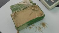 Skrivanje droge na prokupački način: Kilogram heroina spakovali u pakete, pa u čarapice