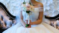 "Devojko, ponižavaš se": Fotografija sa venčanja izazvala buru u javnosti, pale teške osude