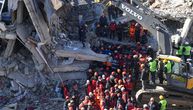 Novi crni bilans u Turskoj: 41 osoba poginula u zemljotresu, obustavljena potraga za preživelima