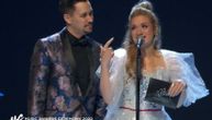 "Kakav promašaj!" Srpska pevačica obukla haljinu od pucketave folije, nema ko je nije komentarisao