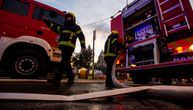 Drama u centru Beograda: Zapalio se automobil u vožnji, vatrogasci na licu mesta