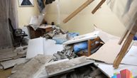 Srušio se krov, cigle zatrpale dečiju sobu u domu Stojnića: Mislili su da je eksplozija, nemaju kud