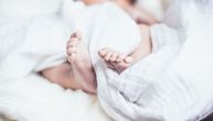 Buđenje nije uvek znak za uzbunu: Koliko sna je bebama dovoljno tokom noći?