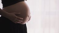 Da li sve trudnice pre porođaja treba da urade test za korona virus?