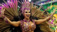 Zgodne cice su na ulicama Brazila u provokativnim kostimima: Da, počeo je čuveni karneval!