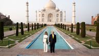 Tramp i Melanija posetili Tadž Mahal: Ispred građevine pozirali sa osmehom i držali se za ruke