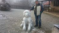 Mića svake godine napravi najneobičnijeg Sneška Belića: A sve je počelo sa Snežanom visokom 3 metra