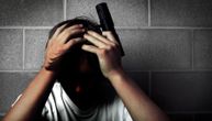 Tragedija u Cazinu: Maturant pištoljem izvršio samoubistvo u porodičnoj kući