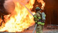 Užas u Batajnici: Muškarac zapalio kuću, pa se obesio