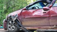 Saobraćajka kod "Zmaja": Automobil u potpunosti smrskan, prepolovio se od siline udara